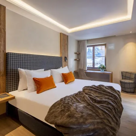 6br Lech Chalet 4 -heated Pool&gym - What'app - 0034-635-520-036 - For Reservations! Villa Strass (Vorarlberg)