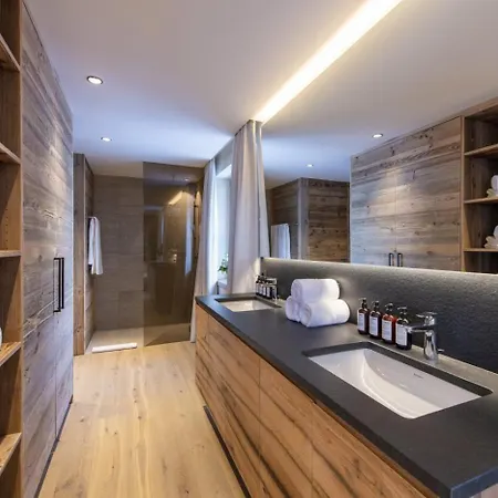 6br Lech Chalet 4 -heated Pool&gym - What'app - 0034-635-520-036 - For Reservations! Strass