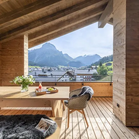 Villa 6br Lech Chalet 4 -heated Pool&gym - What'app - 0034-635-520-036 - For Reservations! *